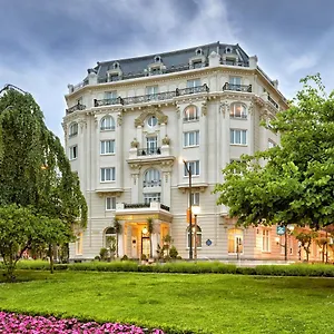 Otel Carlton